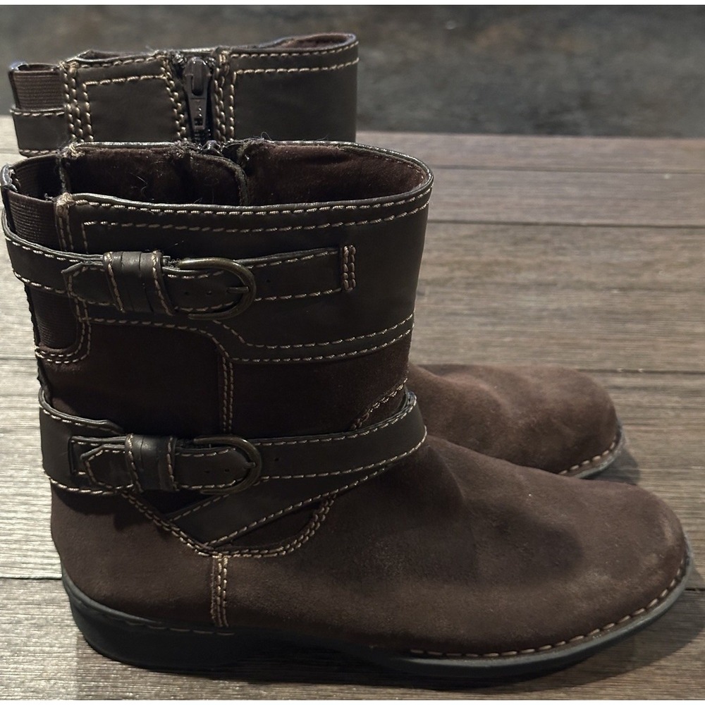 Clarks Women's Shoes Whistle Ranch Brown Suede Casual Ankle Booties Boots Sz 9